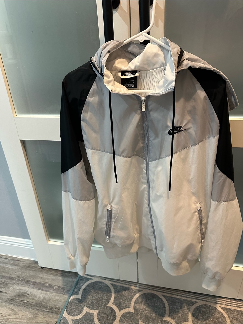 Nike Men’s Colorblock Windbreaker Jacket - White, Gray & Black
